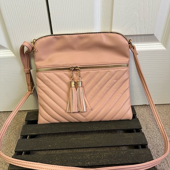 Elegant Pink Quilted Crossbody Bag - Picture 3 of 5